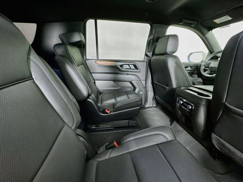 Used 2025 GMC Yukon XL Denali RWD image 24