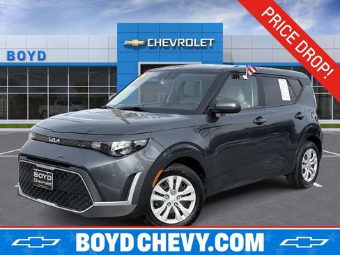 Used 2023 Kia Soul LX image 1