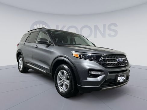 Used 2022 Ford Explorer XLT w/ Equipment Group 202A image 10