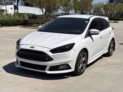 Used 2018 Ford Focus ST FWD image 7