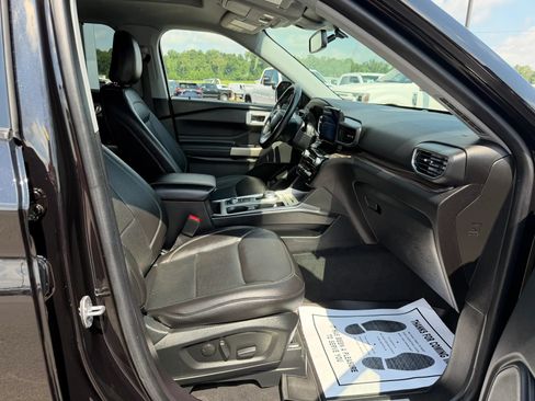 Used 2022 Ford Explorer Limited w/ Hybrid Equipment Group 310A RWD image 13