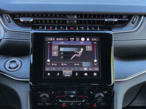Certified 2023 Jeep Grand Cherokee L Laredo AWD/4WD image 22