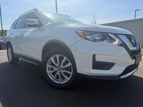 Used 2018 Nissan Rogue SV w/ Sun & Sound Touring Package FWD image 2