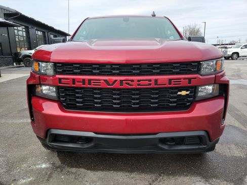 Used 2019 Chevrolet Silverado 1500 Custom w/ Custom Value Package image 2