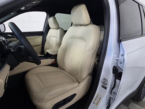 New 2025 Jeep Grand Cherokee Limited image 7