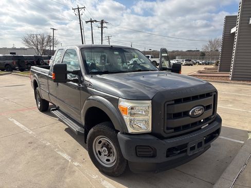 Used 2016 Ford F250 XL w/ Power Equipment Group image 4