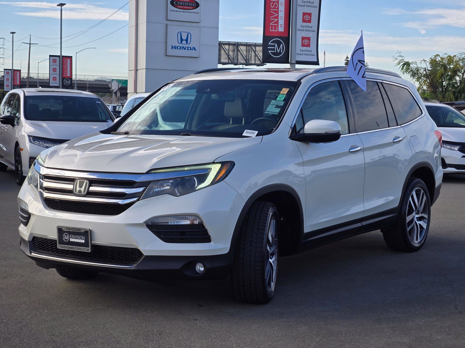 Used 2018 Honda Pilot Touring image 3