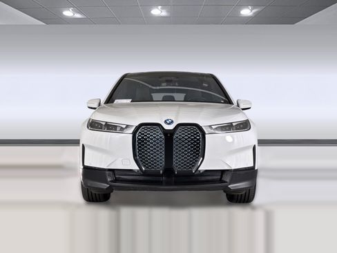 Used 2024 BMW iX xDrive50 AWD/4WD image 6