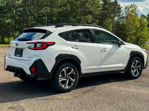 Used 2024 Subaru Crosstrek 2.0i Premium AWD/4WD image 2