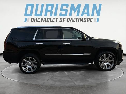 Used 2019 Cadillac Escalade Luxury RWD image 7