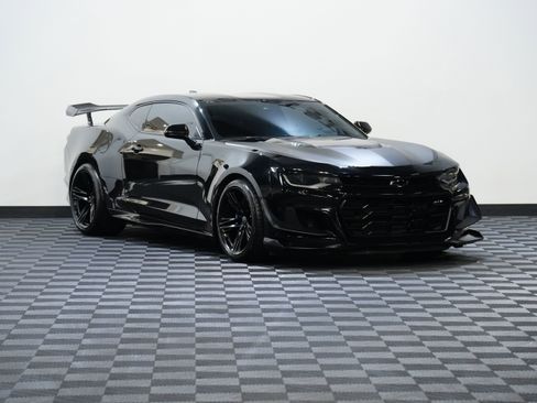 Used 2020 Chevrolet Camaro ZL1 RWD image 5