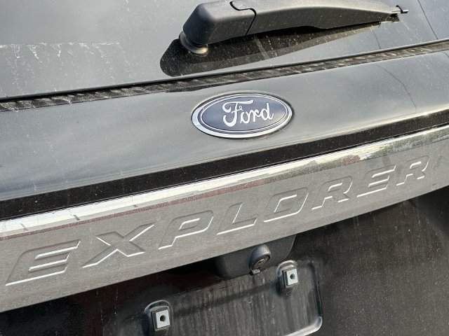 Used 2022 Ford Explorer Limited AWD/4WD image 10