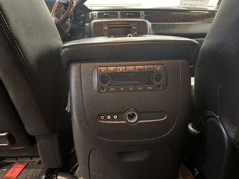 Used 2011 GMC Yukon XL Denali image 14