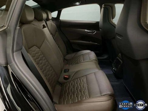 Used 2022 Audi e-tron GT Premium Plus image 22