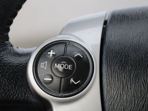 Used 2017 Toyota Prius V Five image 22