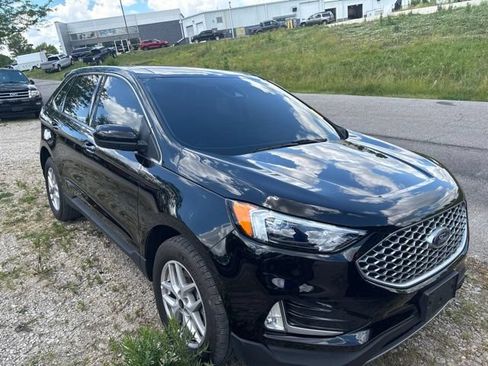 Used 2024 Ford Edge SEL w/ Convenience Package AWD/4WD image 3