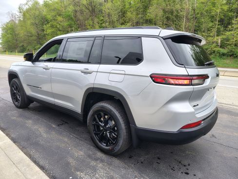New 2026 Jeep Grand Cherokee L 4WD image 7