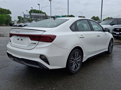 Used 2023 Kia Forte GT-Line w/ GT-Line Technology Package FWD image 4