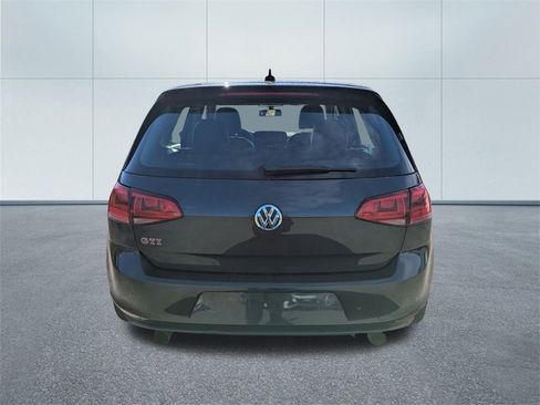 Used 2017 Volkswagen GTI SE image 4