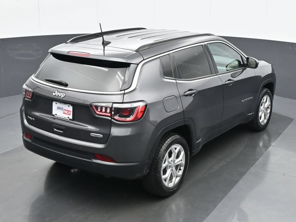 Used 2024 Jeep Compass Latitude AWD/4WD image 21