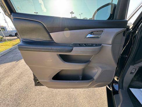 Used 2016 Honda Odyssey SE image 18