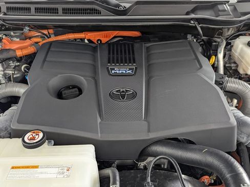 Used 2024 Toyota Tundra Capstone AWD/4WD image 9