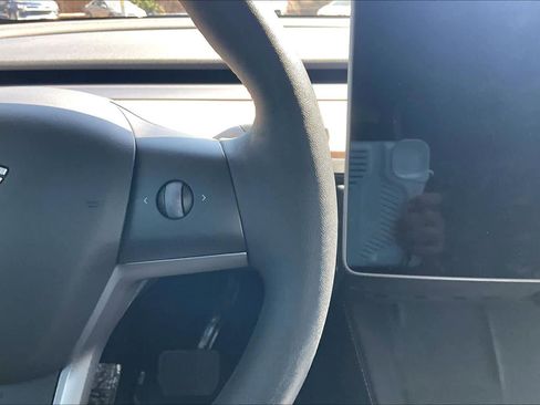 Used 2024 Tesla Model Y Long Range image 24