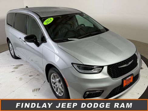 Certified 2024 Chrysler Pacifica Touring-L image 1