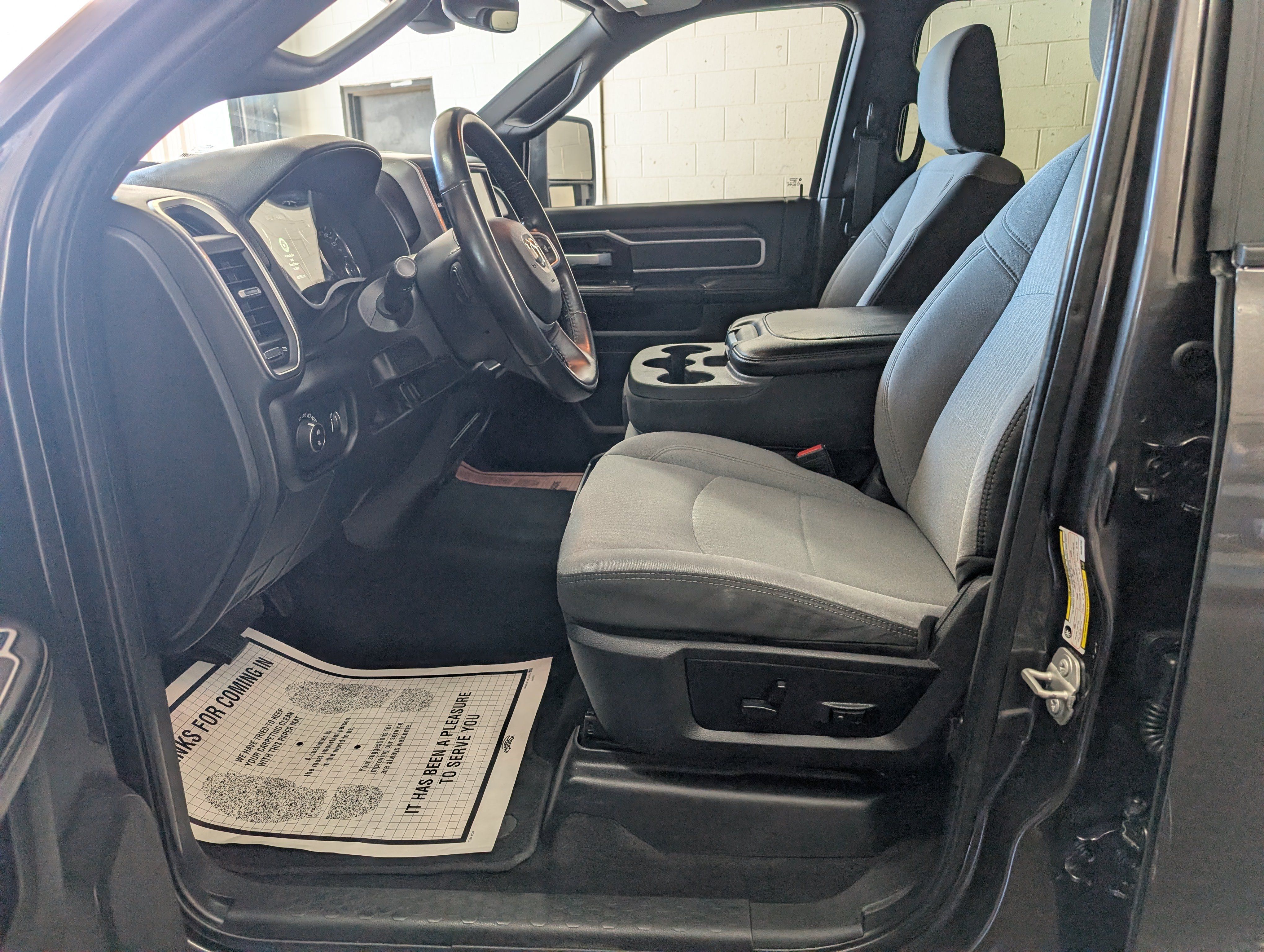 Used 2024 RAM 2500 Big Horn AWD/4WD image 9