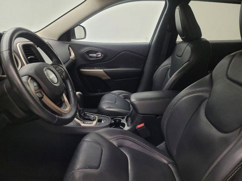 Used 2018 Jeep Cherokee Limited w/ Technology Group AWD/4WD image 17