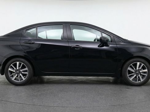 Used 2025 Nissan Versa SV FWD image 11