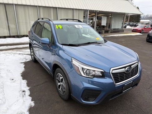 Used 2019 Subaru Forester Premium image 5