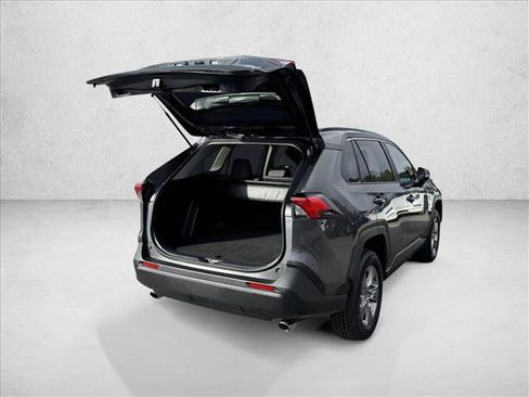 Used 2025 Toyota RAV4 XLE AWD/4WD image 7