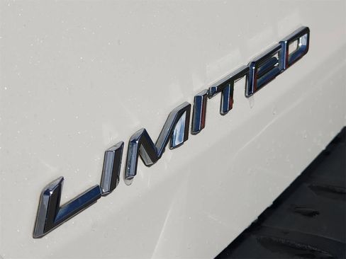 Used 2020 Ford Explorer Limited image 12