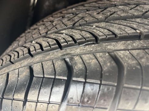 Used 2025 Chevrolet Trax RS w/ Sunroof Package image 13