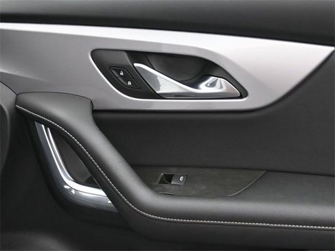 Used 2023 Chevrolet Blazer LT image 33