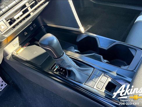 Used 2025 Toyota Camry SE image 14