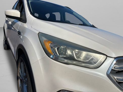 Used 2017 Ford Escape SE w/ Equipment Group 201A image 18