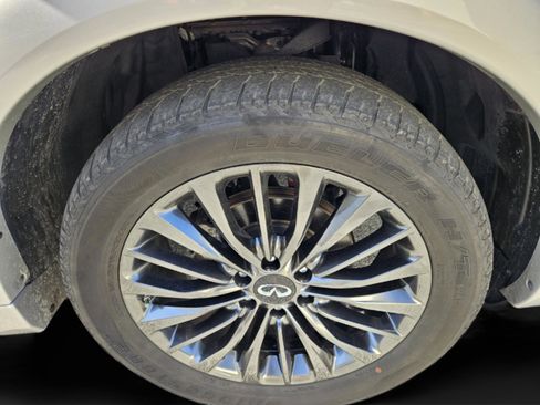 Used 2023 INFINITI QX80 Premium Select w/ All-Season Package image 11