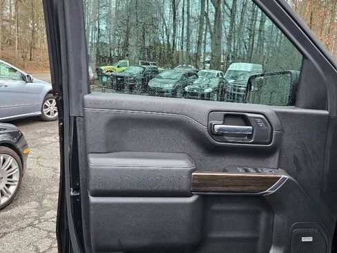 Used 2022 Chevrolet Silverado 1500 RST image 13