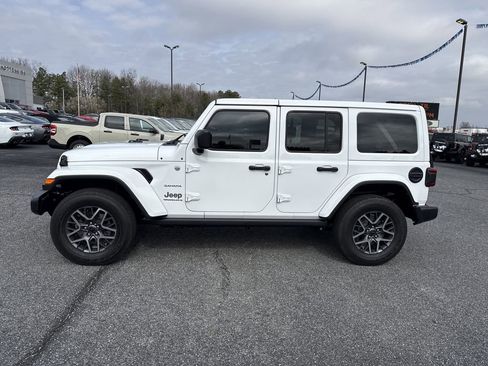 Used 2024 Jeep Wrangler Sahara w/ Technology Group image 4
