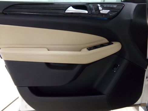 Used 2019 Mercedes-Benz GLS 450 4MATIC image 17