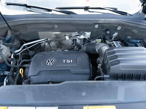 Used 2021 Volkswagen Atlas Cross Sport SE w/ Panoramic Sunroof Package FWD image 32