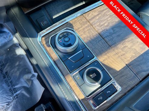 Used 2021 Ford Expedition Platinum image 17