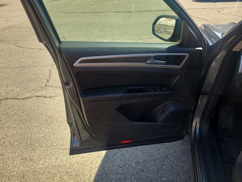 Used 2018 Volkswagen Atlas SE image 15