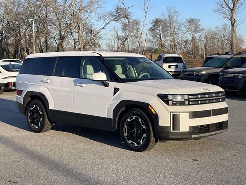 Certified 2025 Hyundai Santa Fe SE image 1