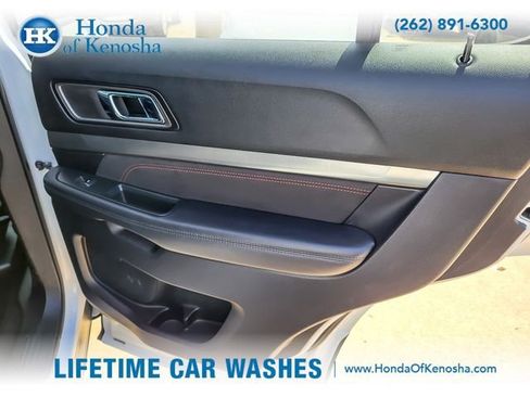Used 2019 Ford Explorer XLT w/ Equipment Group 202A AWD/4WD image 27