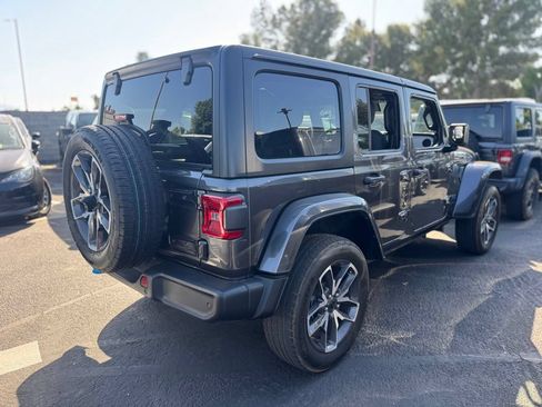 Used 2024 Jeep Wrangler Unlimited w/ Convenience Group AWD/4WD image 6