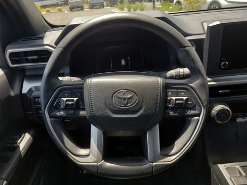 Certified 2025 Toyota 4Runner SR5 AWD/4WD image 21