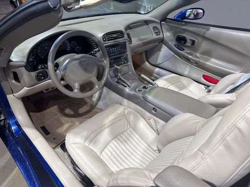Used 2004 Chevrolet Corvette Convertible w/ Preferred Equipment Group RWD image 97